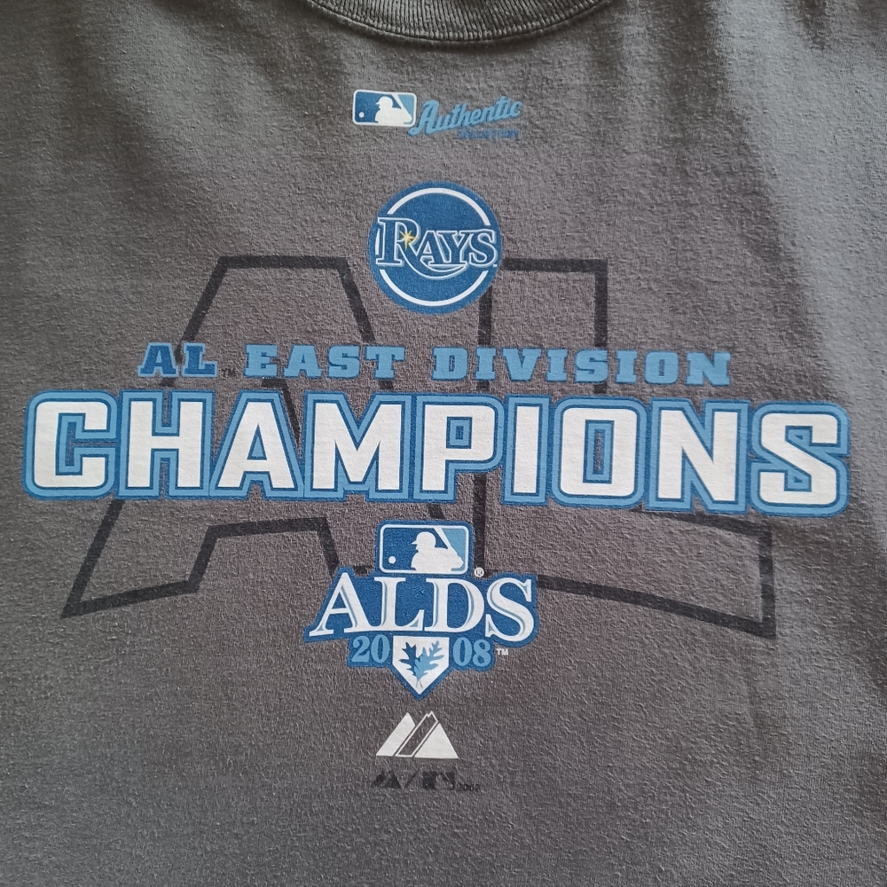 MAJESTIC ATHLETIC AUTHENTIC COLLECTION TB RAYS 2008 AL EAST CHAMPIONS XL T-SHIRT